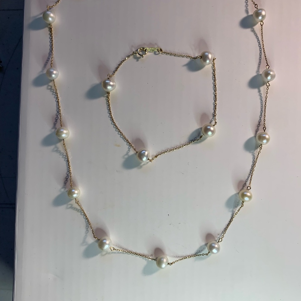 Vintage 10kt Gold Pearl Station Gold Necklace and Bracelet Set. Perfect Shape! 🩷
